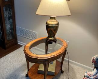 Lamp table w glass top