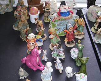 Figurines