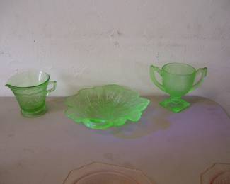Uranium Glass that GLOWS