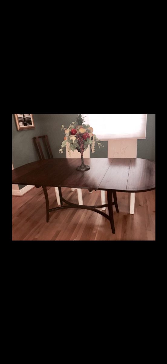 Antique Table w/3 leaves & pads