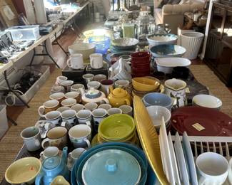 Kitchen ware (mugs, serving platters, tea pots, pitchers, plates). Vintage fiesta.