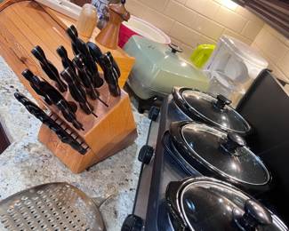 Triple cricket pot