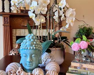 Asian decor and fab coffee table books everywhere 