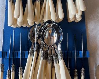 Gorgeous flatware set