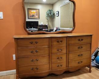 75 LargeDixieDresserWithMirror1960s