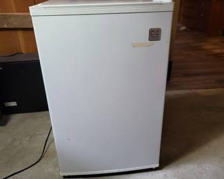 71 DaewooMiniDormRefrigerator