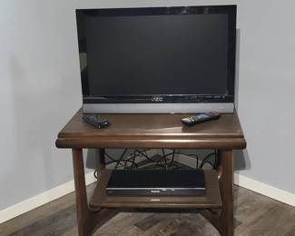 155 Visio26TVPanasonicBluRayDiskPlayerTableBundle