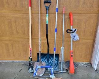 151 VariousGardenYardTools