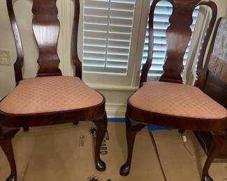 Hickory Chair Mahogany Queen Anne Style Dining Chairs (6) and 2 Captain’s 