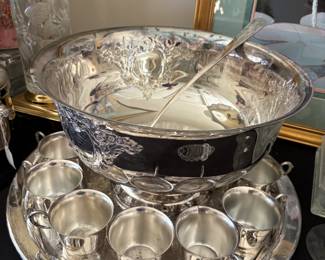Oneida Castle Court Punch Set with Bowl, Tray, & 12 Cups