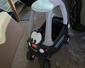 day care Little Tikes police car