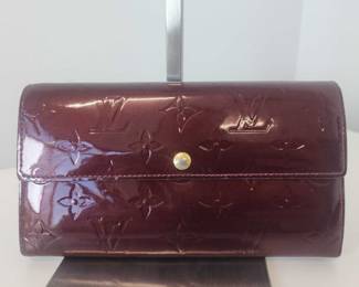 Louis Vuitton Vernis Sarah Wallet Amarante - Retail: $450