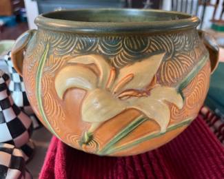 Roseville Pottery Zephyr Lily planter/bowl, 671-6”.