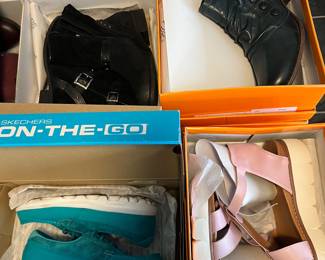 Approximately 75-100 pairs of women’s shoes, most U.S. size 7.5-8.0. Brands include Clarks, Ryland, Earth Origins, Skechers, Vionic, Miz Mooz, Duckfeet, and others.