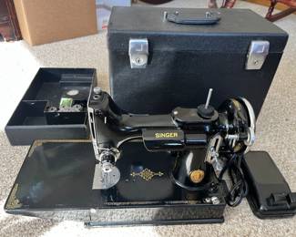 Singer Featherweight sewing machine, 3-110.