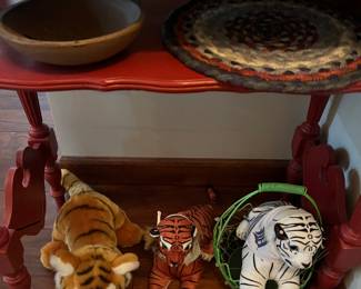 Stuffed tigers. Former owner was a huge fan of Michigan sports (Tigers, Red Wings, Lions, etc.).