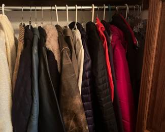 Excellent selection of coats and jackets. Brands include Sundance, Studio, Bridgehampton, Robert W. Stolz, Liz Claiborne, Ann Taylor, and many others.