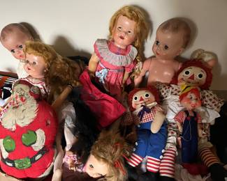 Collection of vintage dolls.
