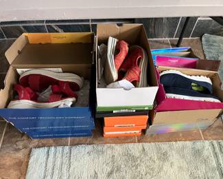 Approximately 75-100 pairs of women’s shoes, most U.S. size 7.5-8.0. Brands include Clarks, Ryland, Earth Origins, Skechers, Vionic, Miz Mooz, Duckfeet, and others.