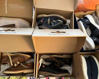 Approximately 75-100 pairs of women’s shoes, most U.S. size 7.5-8.0. Brands include Clarks, Ryland, Earth Origins, Skechers, Vionic, Miz Mooz, Duckfeet, and others.