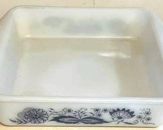 249 Vintage McKee Blue Onion Casserole Dish 9 x 10