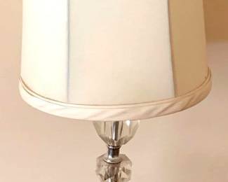 101 Lamp - 19" Tall You are buying a used as-is electric/electronic item. We do not guarantee all components are present, and if it is not expressly stated, it is untested.