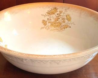 178 Virginia Pottery - 15.5"