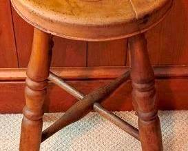 209 Vintage Stool - 12 x 21