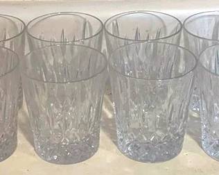 258 Set of 8 Glasses - 4" tall
