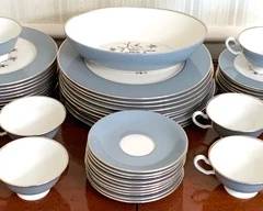 62 51 Piece Set Lenox "Kingsley" China