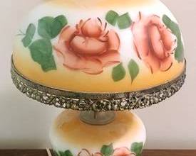 118 Antique Lamp - 20" Tall You are buying a used as-is electric/electronic item. We do not guarantee all components are present, and if it is not expressly stated, it is untested.