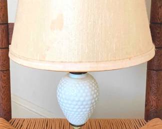 150 Lamp - 18" Tall You are buying a used as-is electric/electronic item. We do not guarantee all components are present, and if it is not expressly stated, it is untested.