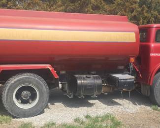 1985 Ford 8000 Diesel Pumper Truck; 2500 Gallon tank; 2-50gallon fuel tanks; Mileage 50,098