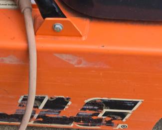 JLG Electric personal mobil lift