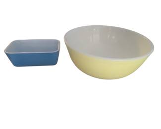 Pyrex bowl and dish