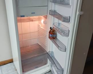 Apartment size refrigerator freezer