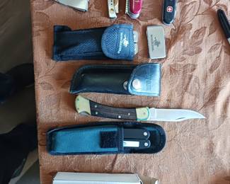 Hunting knives