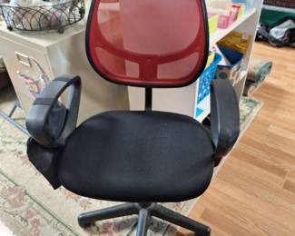 OFFICE CHAIR