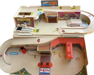 1979 Hot Wheels Service Station Foldaway