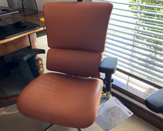 X-Chair Elemax .. cooling, heating, massage, leather, New office chair.