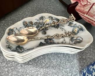 Set of 5 Alfred Meakin Bramble Bone Dishes with Blackberry Pattern