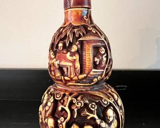 Chinese Intricate Carved Resin Snuff Bottle