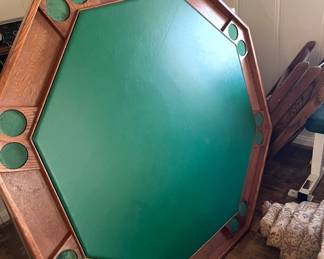 Poker table and chairs great condition