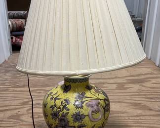Porcelain table lamp
