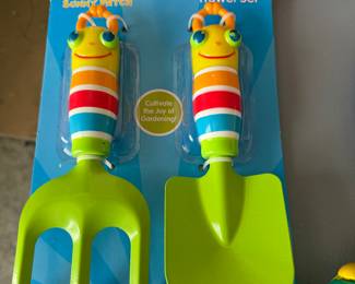 Melissa & Doug Brand. There are 2 of These. Garage 