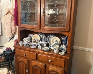 CHINA HUTCH
