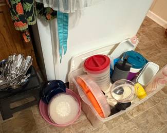 FLATWARE & TUPPERWARE