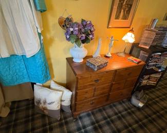 DOUBLE DRESSER