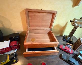 HUMIDOR