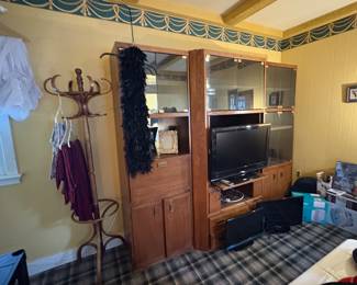 WALL UNIT